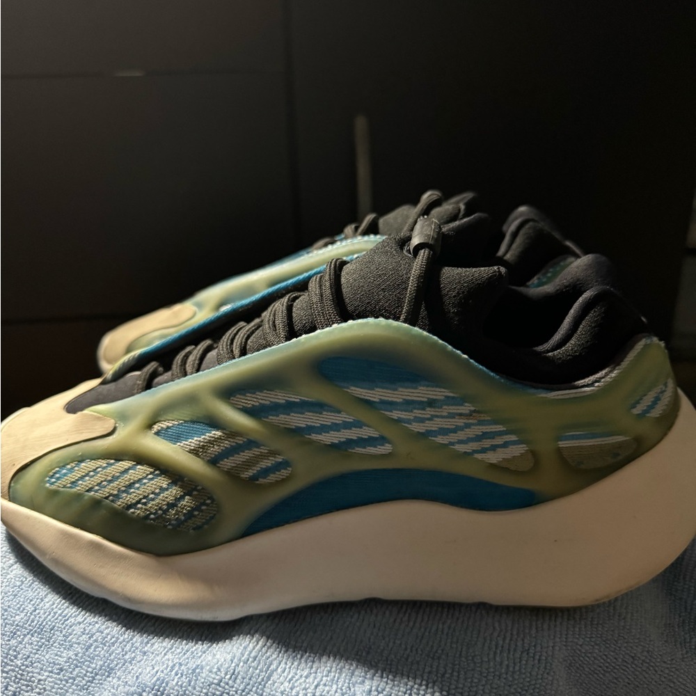 Adidas Yeezy 700 V3 Arzareth